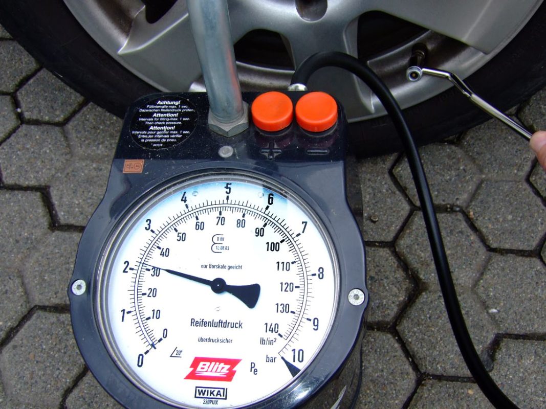 Checking Tyre Pressure Cold
